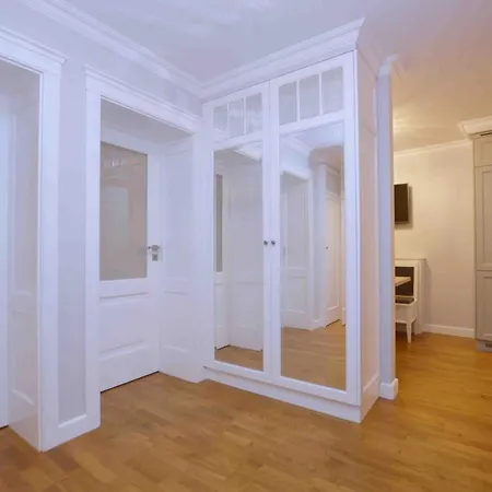 Spacious 3city With Bathtub In By Renters * Gdańsk