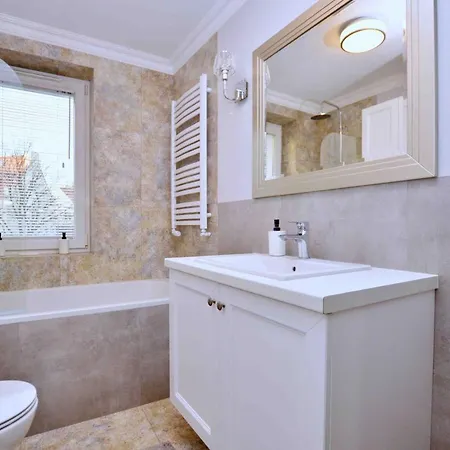 Spacious 3city With Bathtub In By Renters * Gdańsk