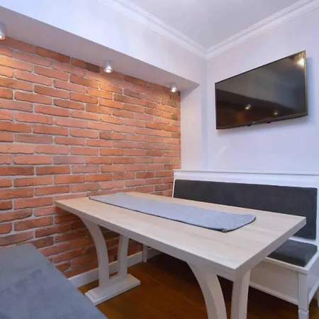 Spacious 3city With Bathtub In By Renters Apartamento *